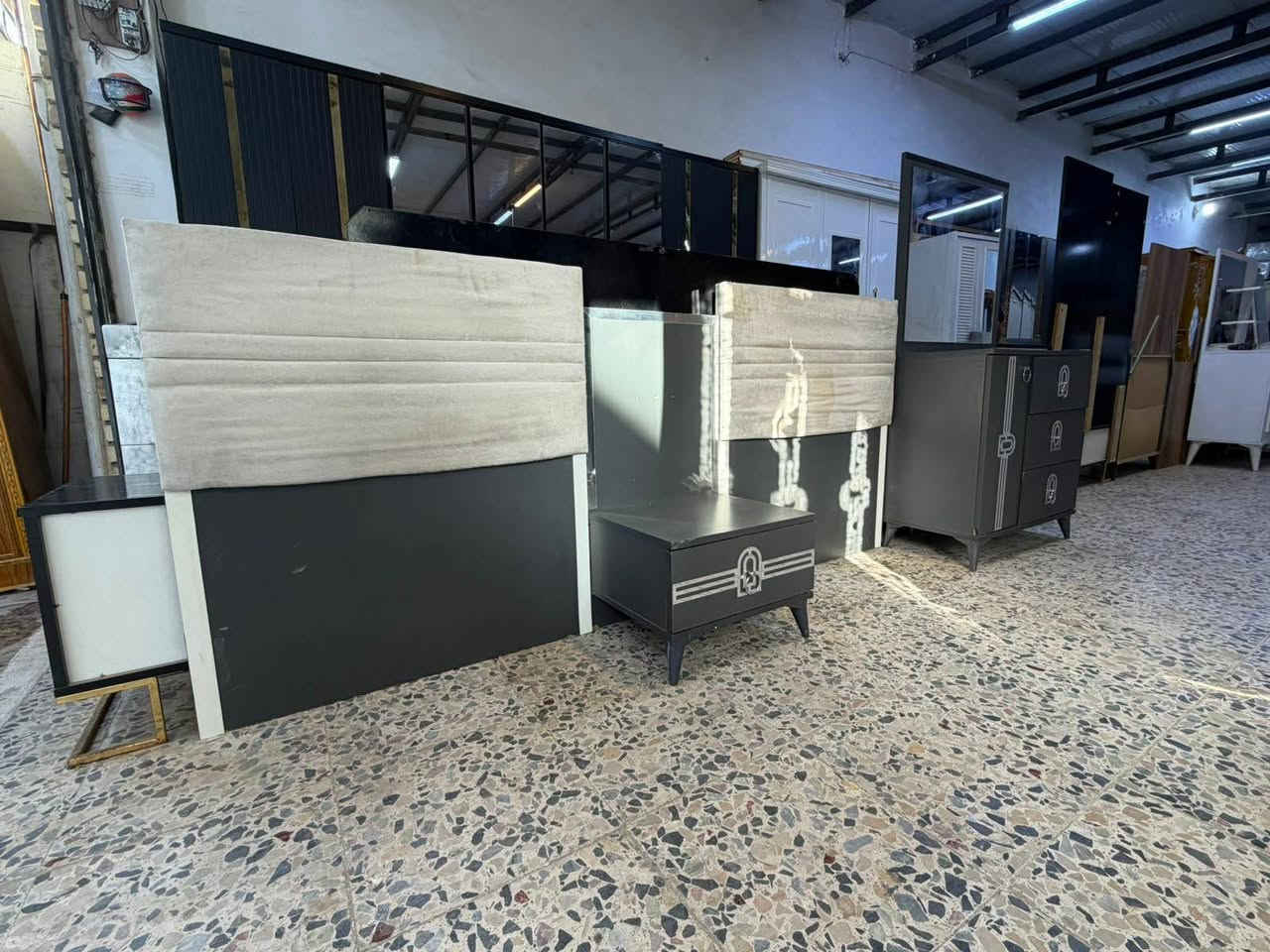 توفرت غرفه 🇹🇷تركي موديل حديث✨
شبابيه سريرين منفصل 
برغي وجوي حديد 
5 قطع 
نضافه 90💯 
سعر 500
مع شد ونقل داخل بغداد مجاني محافضات بكروه

#متابعين


**إذا كنت صاحب هذا الإعلان وتريد حذفه لأي سبب، رجاءا أرسل رسالة إلى الدعم الفني**