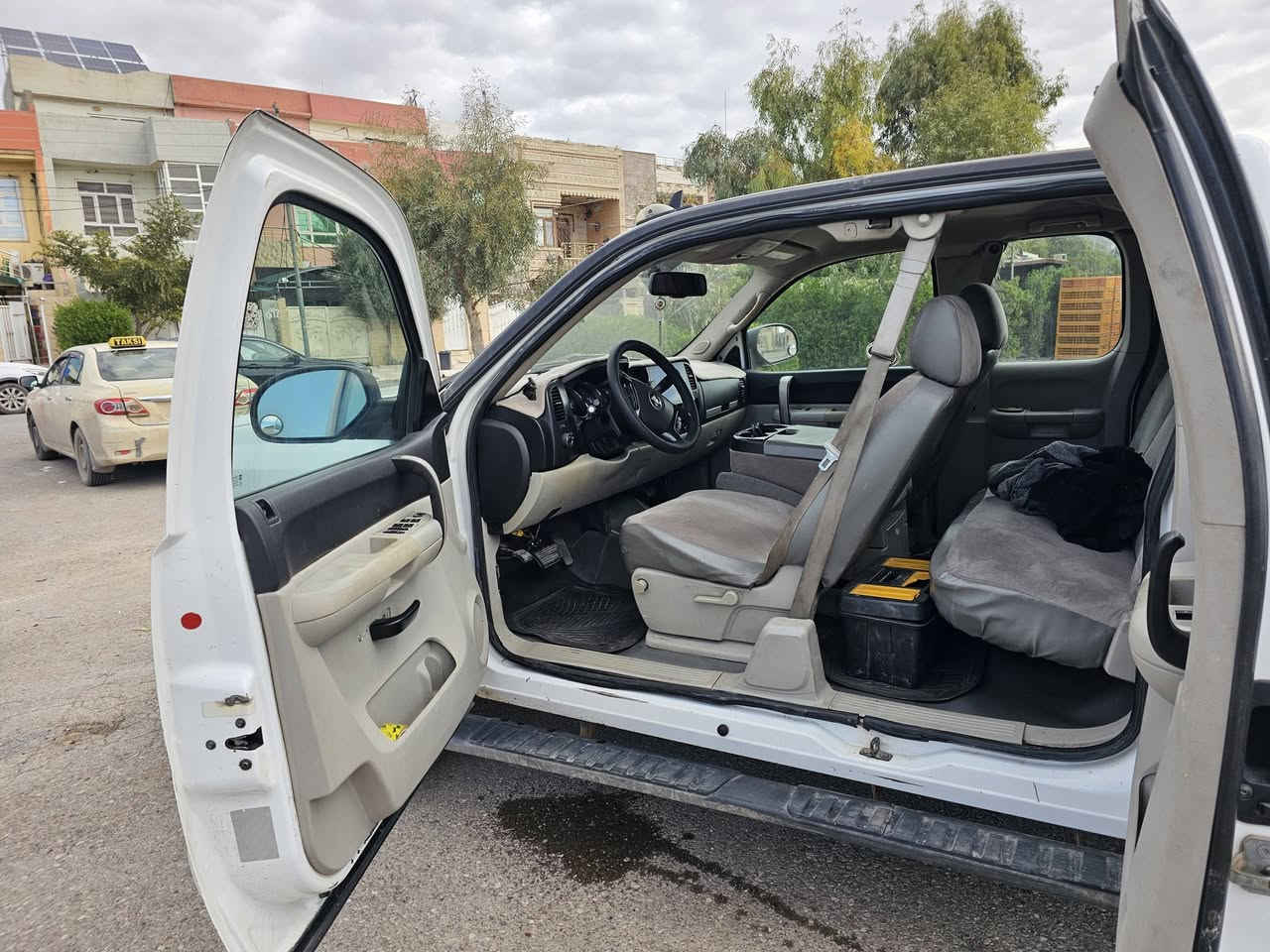 موجوده باربيل سعرها ١١٥ ورقه 
وبيها مجال بسيط موديل ٢٠٠٨ غرامات عليها ١٣ ورقه ينزل من السعر بدون صبغ
باقي التفاصيل خاص 
لو اواتساب 
***********
