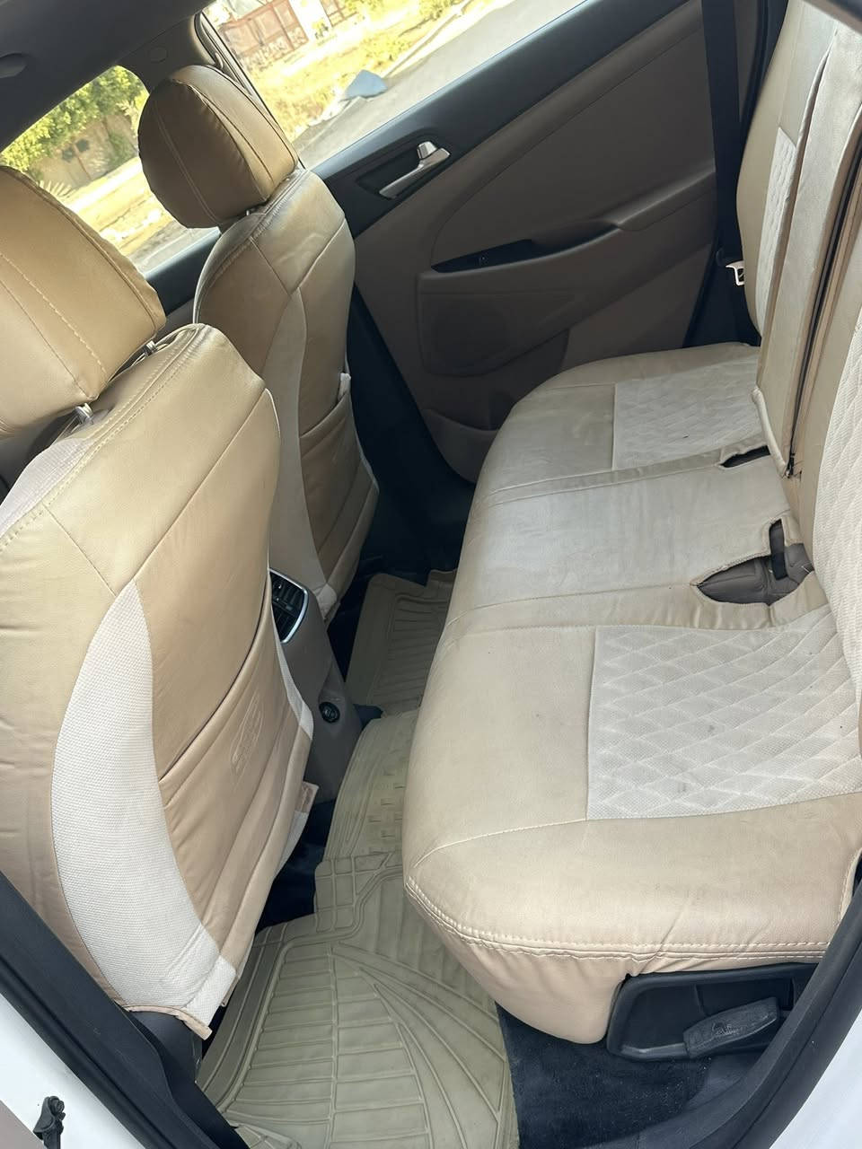 توسان 2020 خليجي
الكاصد كوري اصلي ماشية 88 الف 

كفالة عدا شخط  زغير ورصعة بالباب الخلفي موضح بالصور 

فووول عدا البنوراما 

خمس عدسات 

شاشة اصلية

هند بريك بالرجل 

كشنات كهرباء 

السيارة بالزعفرانية وباسمي 

السعر 205 $ جاهزة بدون نقص وجديدة 

***********
