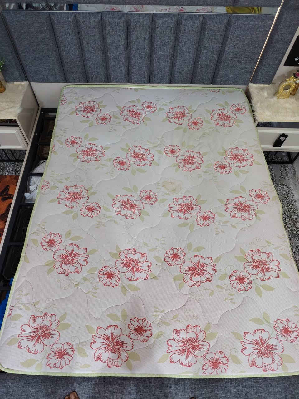 دوشك مال غرفه سرير عراقي
الطول مترين
والعرض ١٥٠
دوشك درجه اولى ضغط عالي نضافته ٪100
السعر 100 وبي مجال
سبب البيع اشتريت غرفه تركيه


**إذا كنت صاحب هذا الإعلان وتريد حذفه لأي سبب، رجاءا أرسل رسالة إلى الدعم الفني**