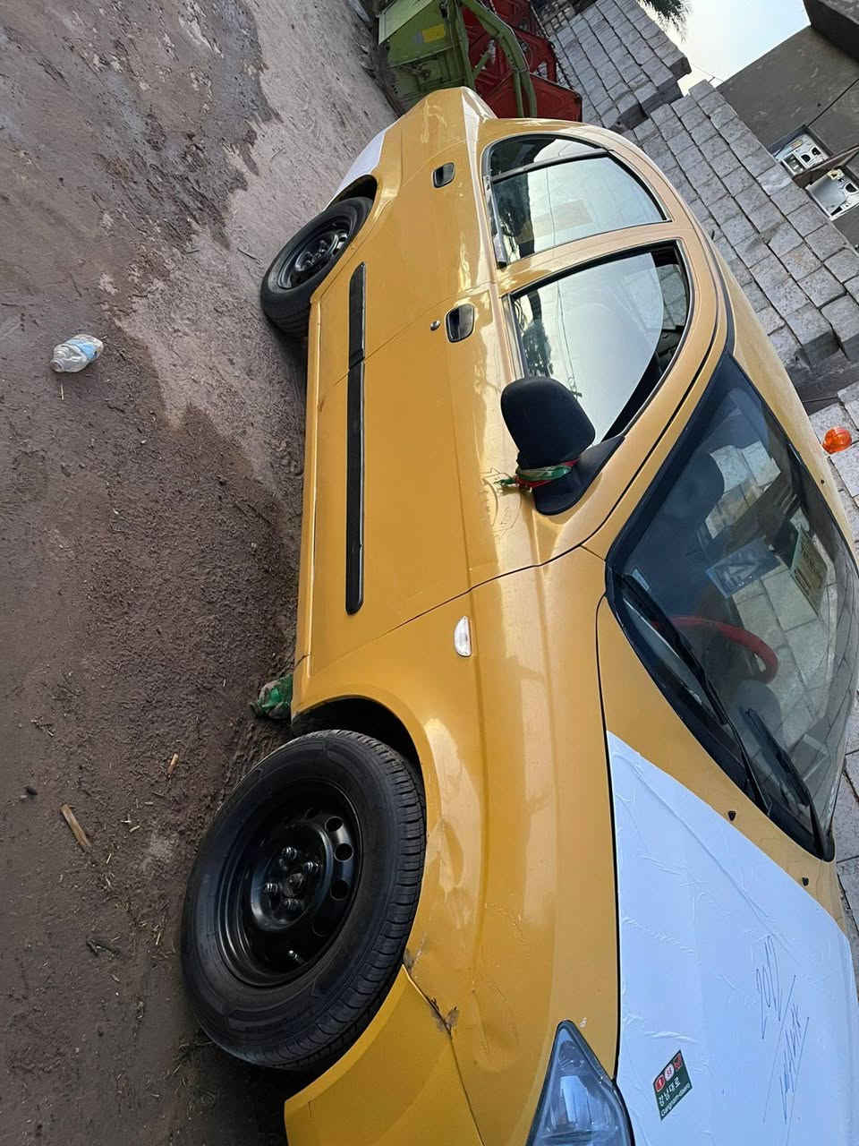 السلام عليكم اخوان طيبه لبيع موديل 12 كير ومكينه ابرايد عل شرط تخم تاير لويات جدد طبلات حداديه جديده تبريد ثلج ،شاشه سمعات كيجات كله شغاله شرط المداور ماستلم ربع منك يلا ماواجهك وي المالك تريد مداور مباشر  سياره خير من الله جاهزه من كلشي شوفت عينك. الشرياي بي خير ويدلل ***********. خابر وبخدمتك. لن اكو ناس عله باب الله منذكر السعر وتحياتنه الكم المكان نجف قضاء المشخاب
