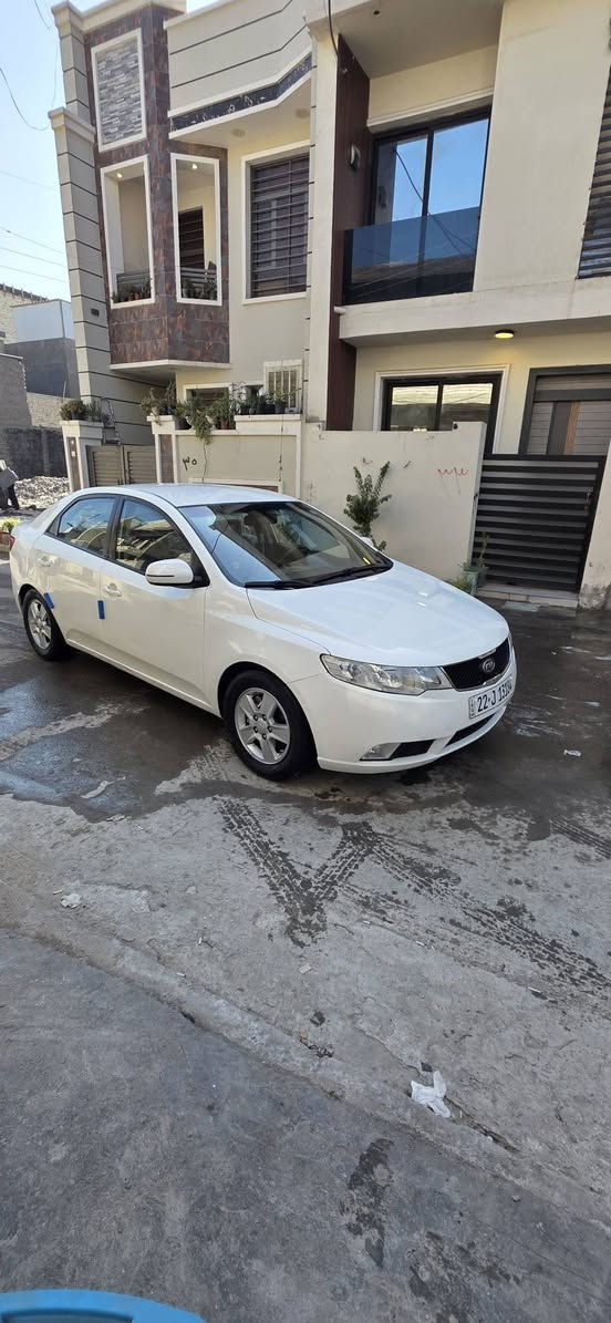 سلام عليكم
سيراتو ٢٠١١ خليجي محرك ١٦٠٠ دوش 
باسمي رقم جديد تحويل وكاله  ثاني يوم 
صبغ قطعتين 
مواصفات  حساسات كشنات ماروني تحكم ستيرن اشاير بلمري مري شفط 
عارضها ٩٦ ومجال بسيط اخوان بتلفون ماتعامل تعال شوف نضافه السياره وانت احكم
مكاني بغداد الكرخ
***********
