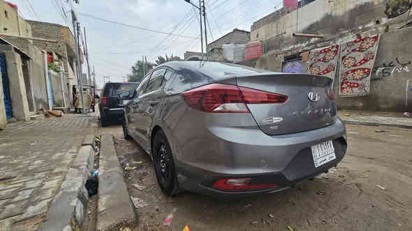 السلام عليكم
النترا ٢٠٢٠ لون فيلي ..
كير مكينة كفالة.. 
مكينة ٢٠٠٠
معوقين ميسان السيارة موجودة بالصبرة /حي الحسين
بيهة باب تبديل عكس السايق ومصبوغ
ابيع صبغ صفحة. تقرير الفحص موجود بالنشر
صور الحادث موجودة
٣ انظمة قيادة اوتو+عادي+اسبورت+
ايكو اقتصادي
تخم تاير..
 حدادية طوبة..
 تبريد... تدفئة
باتري جديد
ارضية جلد
تحكم استيرن جهتين
شاشة.+. كامرا..
توقف ذاتي
ماشية ١٠٢ حقيقي. السعر. ١٢٣.وبيهة مجال للطيبين
للعلم. سيارة بيت فقط. وراعيهة موضف.
رقمي. ***********...***********
