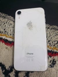 آيفون XR • ٦٤ • بطارية ٨٥