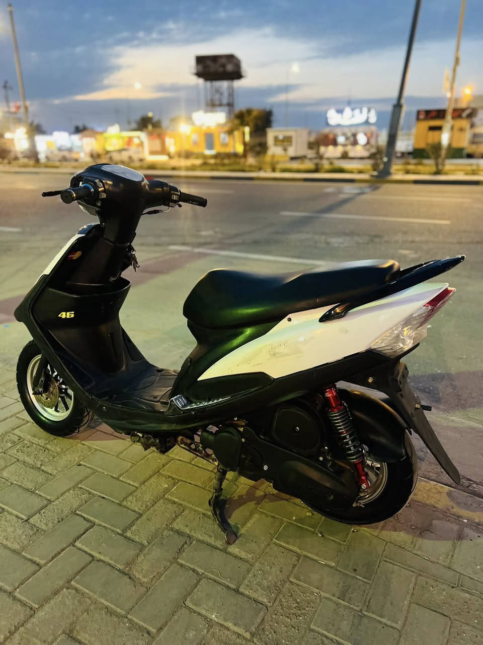 سلام عليكم
دراجة ماكس عدله
اللون أبيض + أسود 

سيت لون أحمر❤️ أشارة ، دبل خلفي 
قطرة دهن ، قبق عمبار ، عدسة لايت 

موديل 2006 سوادات فولل ✨
شلعة ومعدل 💯 كهربائيات 

سلف هندر لايت 💡
دراجة حلوة وبالعافية ع الياخذهة ❤️‍🔥

للاستفسار : ***********‬
المكان " الحكيمية مقابل النافورات📍
