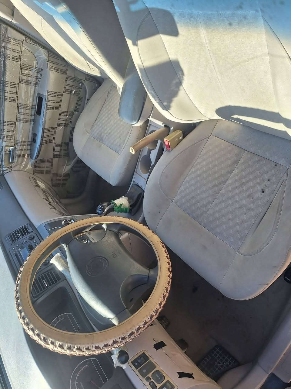 سلام عليكم سياره جيلي موبل مديل ١٣ كفاله السعر 15 ورقه نضيفه رقم وسنويه جديده جاهزه كير مكينه حداديه تبريد تدفه تخم تاير شراي يخابر اتصال فقط متوفر ***********
