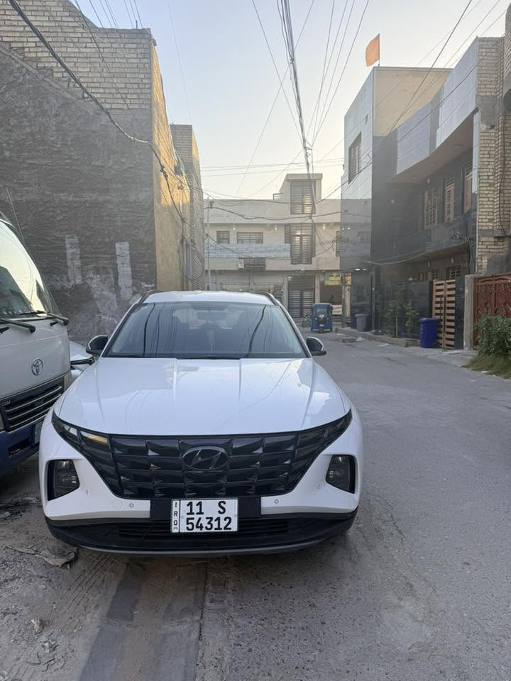 سياره هونداي توسان خليجي  موديل 2023
مكفوله بيهه فقط رصعات قليه تشغيل عن بعد كشنات كهربائيه رقم انكليزي تشغيل عن بعد كشنات كهربائية ورقم انكليزي بصمه ‭0773 835 5335‬
