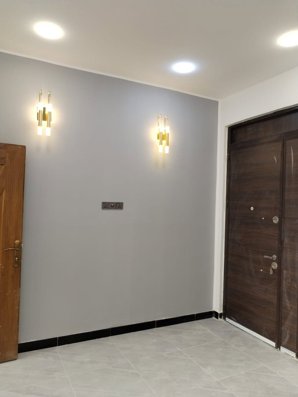 🏡✨ عروض مكتب الطائي العقارية ✨🏡
🔹 دار للبيع – فرصة مميزة 🔹
📍 الموقع: الدورة – مدخل البعيثة�🏘 المجمع: مجمع السلطان الثالث)
📐 المساحة: 50 متر�📏 الواجهة: 5 متر�📏 النزال: 10 متر�🏢 الطابق: طابقين 
✨ المواصفات:�▪️ دار زيرو (غير مسكون)�▪️ بناء حديث�▪️ موقع مميز وقريب من الخدمات�▪️ تنازل شركة�▪️ طابو زراعي – سند 25
💰 السعر: مناسب (قابل للتفاوض)
📞 للاستفسار والحجز:�***********
🔸 مكتب الطائي – ثقة وخبرة في العقار ب🔸
