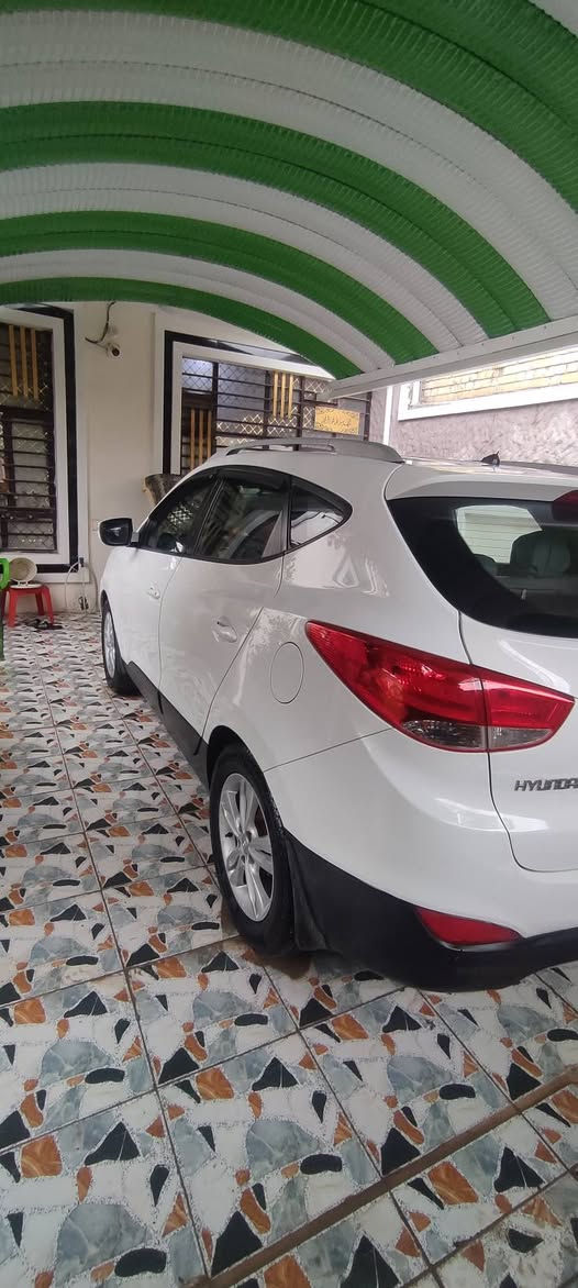 سلام عليكم 
للبيع توسان خليجي كفالة عامه موديل ١٣
مكينه ٢٠٠٠دوش 
سنويه مجدد ٣٠ رقم الجديد بسمي 
تحويل مباشر 
كفالة عامه صبق ضربه تبديل 
مكينه كير تبريد صدر جاهزه 
تخم تاير جديد 
دوشمه جديد 
الاستفسار هـ *********** مكان بابل جبله
