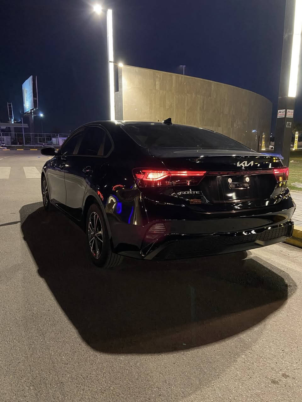 فورتي LX 2024
مكينة 2000 دوش 
ماشية 14,000 ميل

مواصفات :

•وارد امريكي 🇺🇸
•لون اسود 
•شاشة حجم كبير 
•مانع انزلاق
•تحكم ستيرن
•نظام تثبيت
•ويل كب
•حساس خلفي 
•مود درايف سبورت  نورمال وسمارت
 
ضرر قطعتين - جاملغ امامي تجاري / القطعه الثانية باب عكس السائق مبدل اصلي مطابق اللون صور الضرر مرفق بالمنشور

🔴 حرة بدون ارقام (فحص مؤقت)

📍موقع: بغداد - حي الجهاد

ارقام التواصل : *********** - ***********
