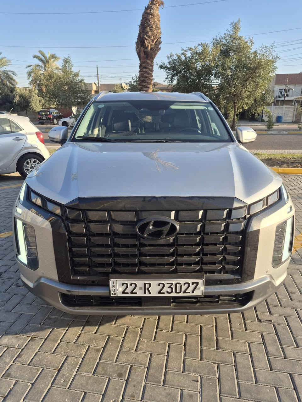 السلام عليكم
هيونداي باليسايد 2023 
وارد امريكي 
مواصفات SEL 
محرك 3.8 
ماشية 24 الف ميل 
ضررها جاملغ السايق صبغ 
بصمة وتشغيل عن بعد 
كشنات جلد وتدفئة كشنات 
كشنات امامية كهرباء 
جنطة كهرباء 
كشنات الوسطية سياحي منفصل 
رادارات امامي وجانبي قيادة ذاتية وتحديد مسار 
شحن وايرلس 
حساسات خلفية 
وبعد هواي مواصفات بيها 
دخول جديد وترقيم جديد اربيل 
سنوية بأسمي تحويل مباشر 
السعر 270 وبيها مجال 
مكاني بغداد حي الجهاد 
***********
***********
