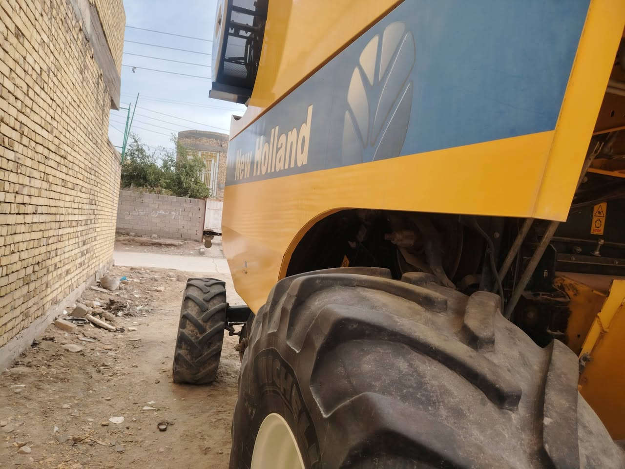 حاصده للبيع موديل 2019 سليمانيه كلش نظيفه على وضع الشركه مكان الحاصده ذي قار قضاء الدوايه للاستفسار الاتصال على الرقم ***********
