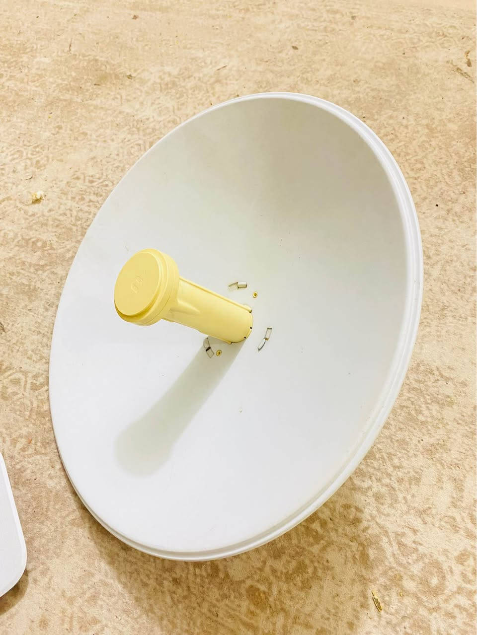 نانو + راوتر  مستخدم 
النانو. 90 الف 
الراوتر 30 الف 
للتواصل *********** عمارة, ميسان
