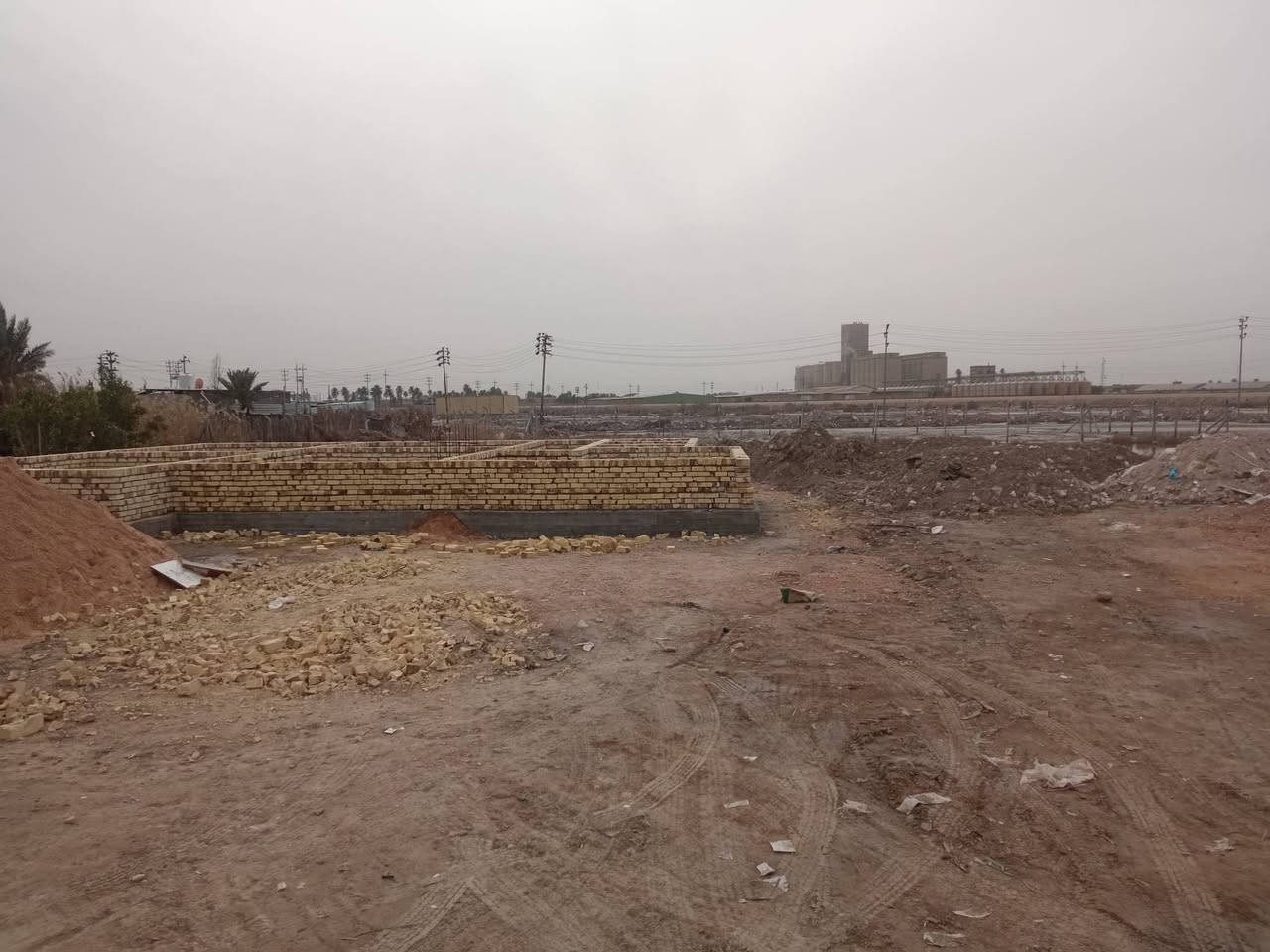 اللهم صل على محمد وال محمد تم اكمال بتلو بمساحه 200متر بيد اخوكم سيد مرتضى العوادي ابو رقيه اليحب يتواصل بالخدمه ***********
