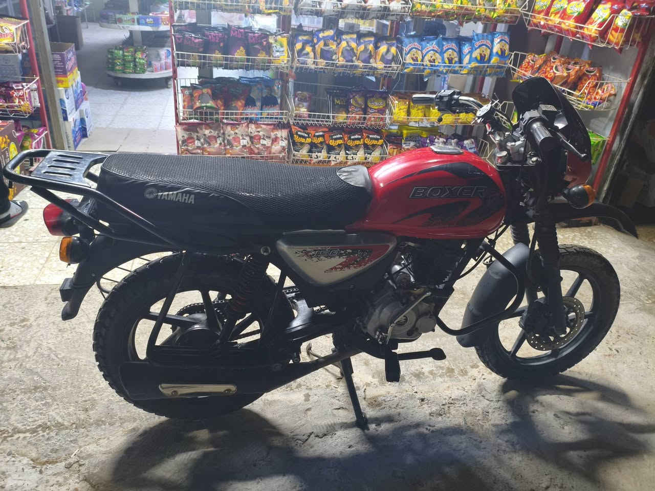 دراجه بوكسر موديل2023 مكفولة كفالة عامه أوراقه موجوده 6 اوراق بسمي شوكت مدريد ارقملك ماشيه 22الف  كافر الزنجيل موجود  السعر 1800 مكاني الشرطه 5 سويب
***********
