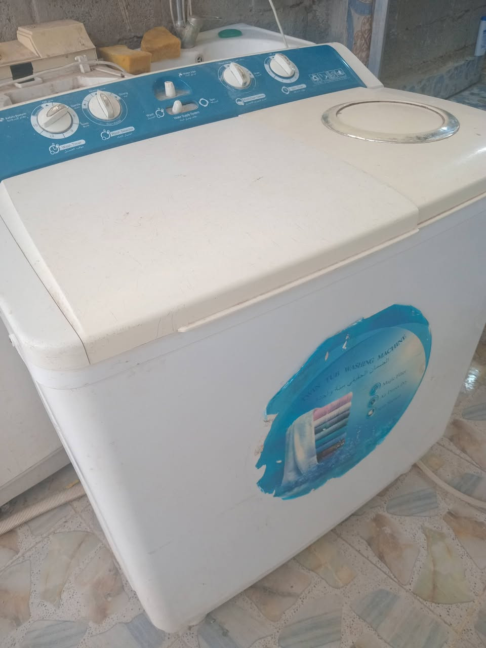 سلام عليكم غساله شرط شغل نظيفه ماداخله تصليح ابد السعر خاص او تصال ع رقم الهاتف ***********
