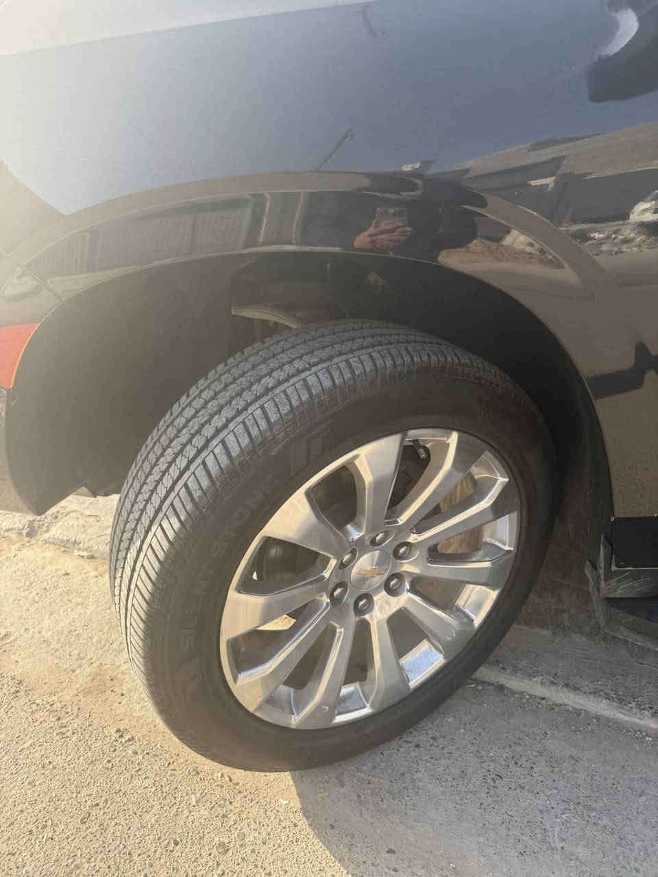 سلام عليكم اخوتي للبيع فقط بدون مراوس تاهو موديل 2023 خليجي وكاله النبأ مواصفات LT نفس البرايمير بالضبط مواصفاتها حته وياله بلاديه كفاله عامه من كلشي ومغلفه افلام حمايه ضمان بيهن سنتين مكاني بغداد حي الجهاد رقمي *********** رقم بغداد وباسمي تحياتي الكم سعر 515
