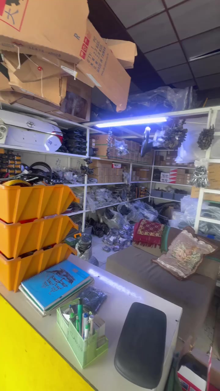 سلام عليكم اخوان موجود تجوه داخلي ابو سكه سعر القطعه (٢٠) الف توصيل جميع المحافظاط 
***********
