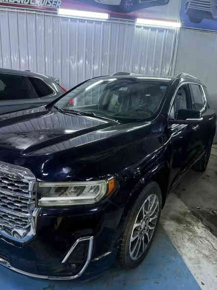 #المركبة    :  جي ام سي اكاديا 2021 فئة  دينلي اعلى فئه       لون نيلي
#الضرر      :  جاملغ خلفي ايسر جنطه  خلفي
المواصفات
1- جي ام سي  اكاديا 2021 لون نيلي 
2- محرك 6 سلندر حجم 3600
3- ويل حجم 18 اصلي مع طقم تاير اصلي 
4- قمارة السيارة حديد
5- قبق الجنطة كهربائي شفط
6- السيارة دفع رباعي 4x4 
7- بصمة 4 ابواب  وبصمة تشغيل وتشغيل عن بعد 
8- لايتات زينون عالي ناصي 
9- اشارات بالمرايا الجانبية مع حساسات الاجتياز 
10- غرفة السيارة جلد اسود اصل 
11- تحكم كهرباء لمقعد السائق فقط 
12- حساسات امامي وخلفي اصل 
113- تحكم ستيرن جهتين متكامل الايعازات
14- شاشة دشبول كبيرة لمجموعة من الايعازات 
14- مقاعد وسطية فصل سياحي 
15- عداد المسافة28000ميل فقط
16- حاجب امامي LED مع لايتات زينون عالي وناصي 
17- رادار امامي مانع للتصادم واعطاء التنبيه 
18- كاميرا خلفية دوارة مع الستيرن 
19- خاصية تحديد المسار في الطرق الخارجية 
20- سستم نيكل لمقدمة المركبة 
21- السيارة 7 راكب مع 3 قطه تبريد 
22- شاشة دشبول كبيرة لمجموعة من الايعازات
23-تحكم ستيرن جهتين متكامل الايعازات بدون إرباك
السيارة معروضة للبيع 285$         اتصال واتساب ***********بغداد حي اور معرض نور الهدى
رقم بغداد حرة تحويل ثاني يوم
