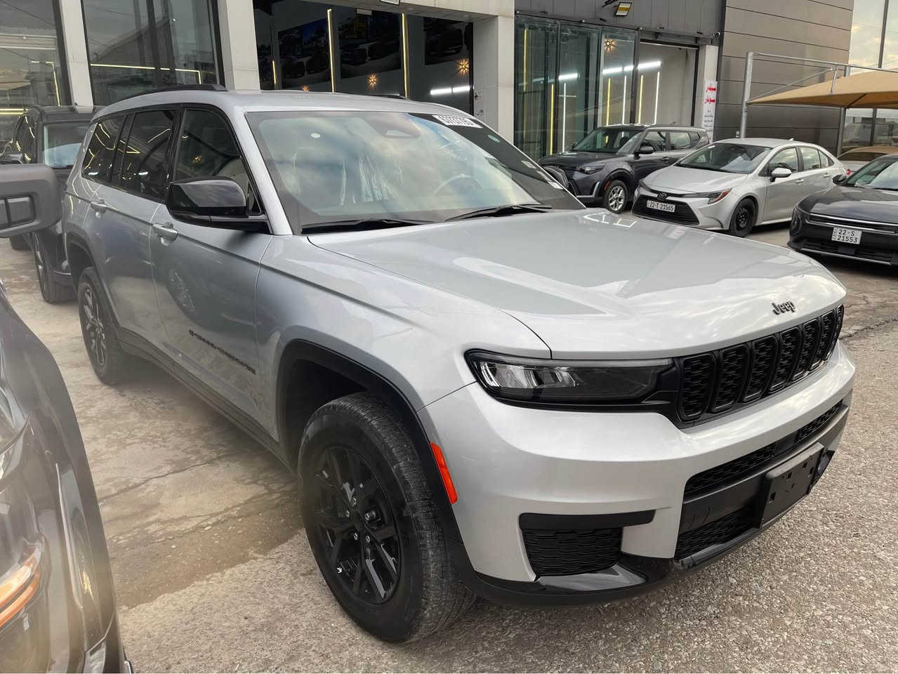 فول مواصفات عدا فتحه بلاك ادشن 24 بابين فقط صبغ بدون قطره دواخل ماشيه 40 كاتي تترقم شمالي فقط مكانها اربيل 
*********** أربيل, العراق
