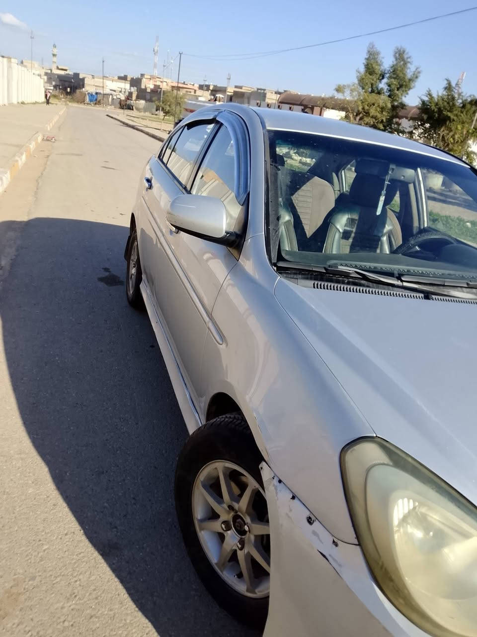 السلام عليكم اخوان عندي سياره هونداي اكسنت موديل 2010 محرك 16 شرط ماكينه وكير ما مفتوح ظررة بالباب الخلفي موضح لكم بالصوره شاشه ايباد ويلكب السياره جاهزه من كل شيء السعر 85 بيمجال بسيط مكاني موصل الايمن شقق اليرموك تواصلوا على الرقم تواصل ***********
