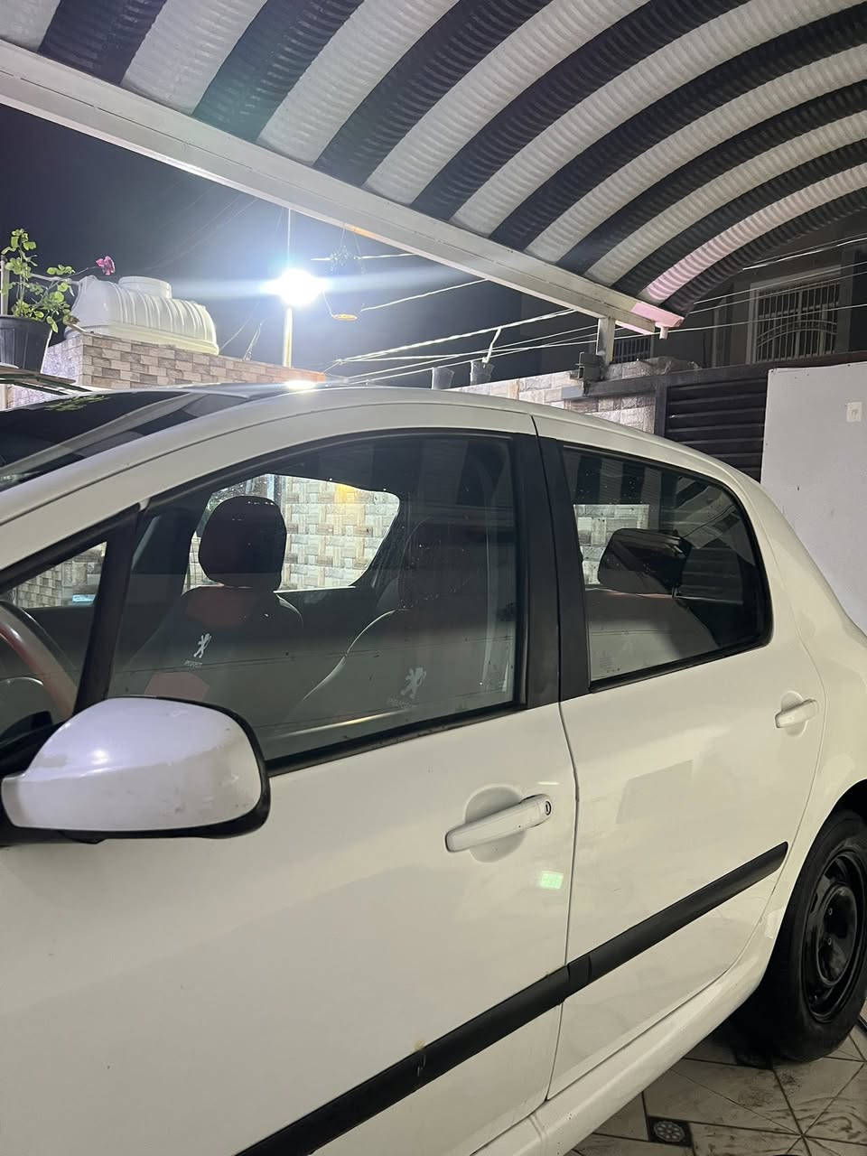 السلام عليكم 
PEJO 
‏بيجو 307
مديل 2006
سيارة كهربائيات وكير ومحرك مكفول
تخم تاير جديد 
سنويه لحد 2031 
رقم دولي 
تريد تحويل تريد مداور موجود 
مكانه بابل نادر 2
سعرها 50 وبيها مجال 
للاستفسار ***********
