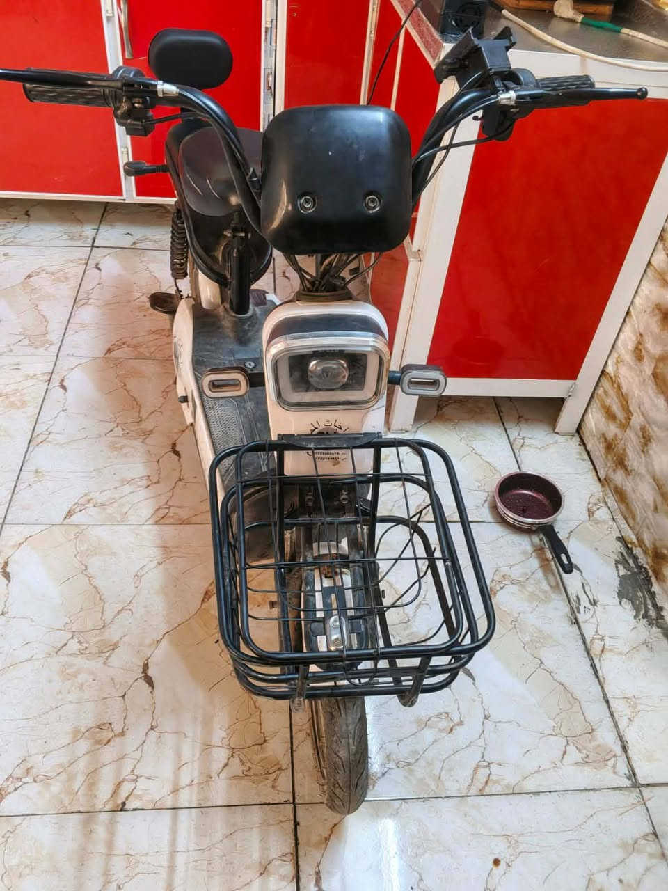 عيني للبيع نضيفه والله 
بغداد حي الجهاد


**إذا كنت صاحب هذا الإعلان وتريد حذفه لأي سبب، رجاءا أرسل رسالة إلى الدعم الفني**