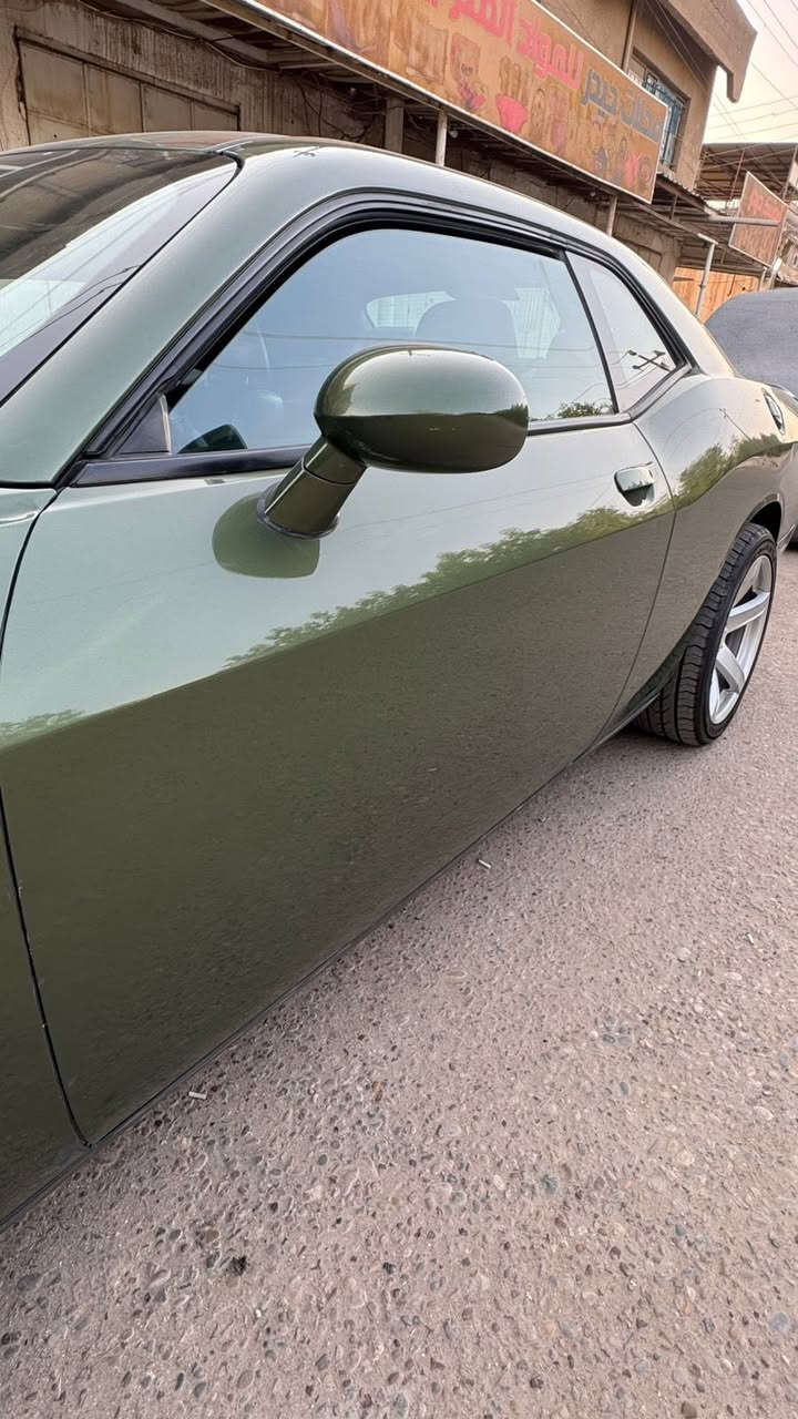 السلام عليكم
جالنجر موديل 22 فئة RT مكينه 5700 ماشية 70 km لون زيتوني رقم بغداد باسمي

مواصفات 
شاشة كبيرة كار بلي
خزن كشنات 
تحكم كهربائي كشنات و ستيرن
شفتات ستيرن
تدفئة وتبريد بالكشنات 
نقطه عمياء

الإضافات 
دمام صوت Harman/kardon
شوتة رياضي
كاتش كان 
ويل نجمة جديد حجم 20

السيارة كاملة من كلشي
-صدر جديد
-كير مكينه مكفوله 
-برمجة كامله 
-منضومة بانزين كاملة تبديل نوزلات+بلكات+عبوة
-تخم تاير جديد 

الحادث
ثلاث قطع صبغ جاملغ امامي وباب وجاملغ خلفي توحيد لون جهة عكس السايق +تبديل بنيد تحديث

السعر 178 وبيه مجال
العنوان بغداد 
للاستفسار الاتصال
0773 379 9618
