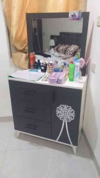 غرفه نضافتها 99 بل 100 السعر 350 الف قفل بدون معامله للاتصال ***********
