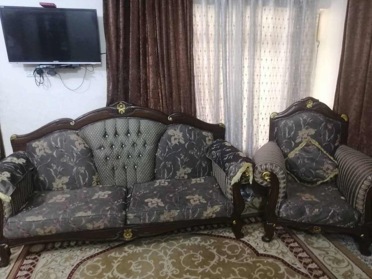 سلام عليكم تخم ١٠ مقاعد العنوان بغداد الكماله شراي يجي خاص نظيف او تصال عل رقم تالي ***********
