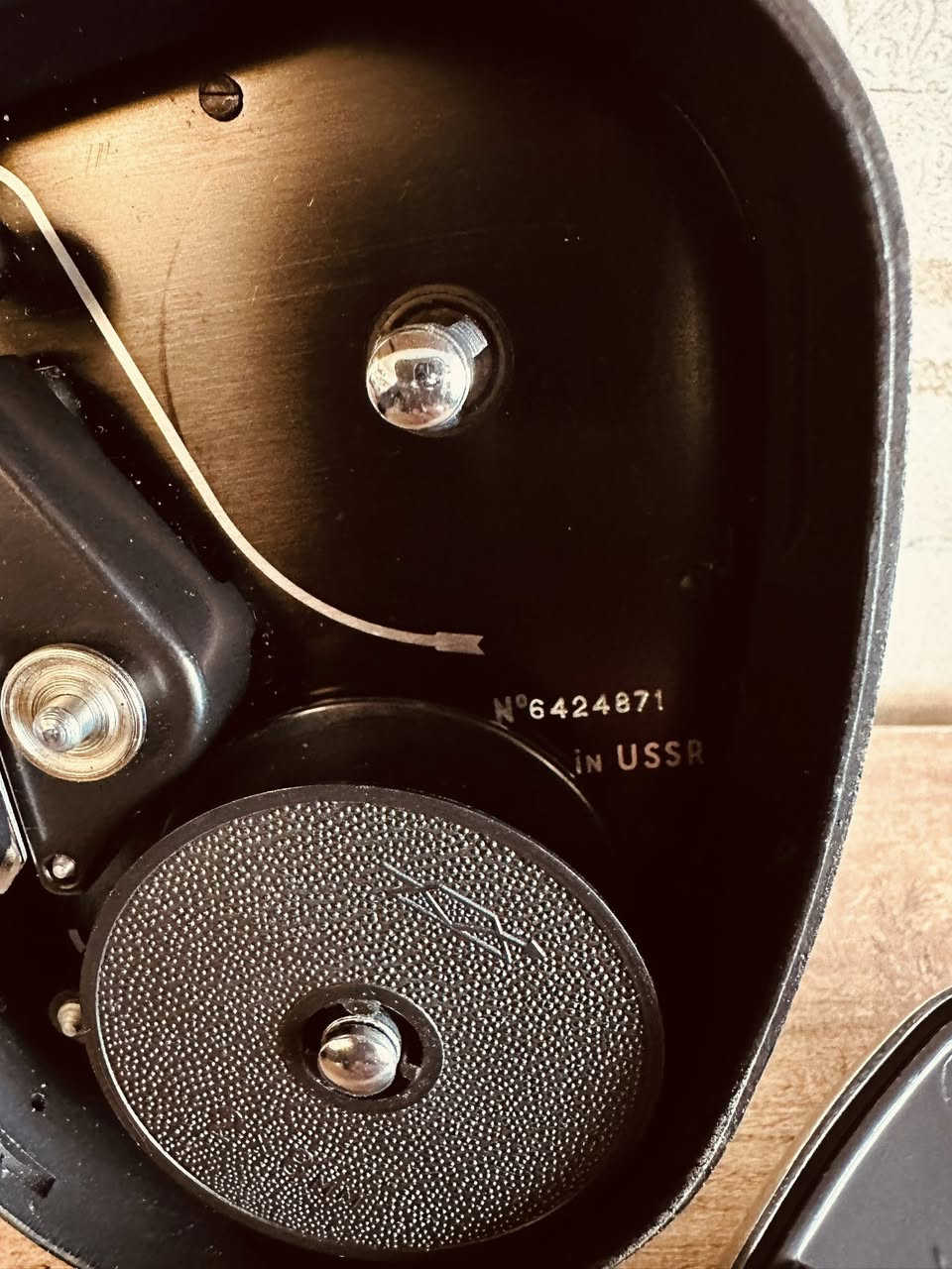 كاميرا افلام سينمائية صناعة الاتحاد السوفييتي تعمل بنظام التكويك الهيكل مصنوع من معدن الفولاذ الصلب
*********** واتساب المحل في السليمانية يوجد توصيل
