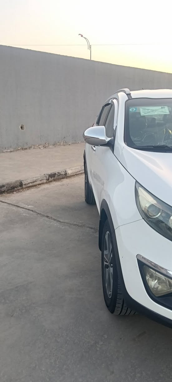 سبورتج خليجي 2011 بيه مكانات صبغ بدون فتح أو ضربه أو دواخل أو تبديل سياره ماشيه 90حقيقي مكينه جديده شرط صدر جديد بسمي سنويه رقم دولي سعرها 128وبيه مجال حك جيه تخم تاير جديد سياره مال جناي جديده  مابيها اي نقص ***********بغداد وسونر مرفق مع صور
