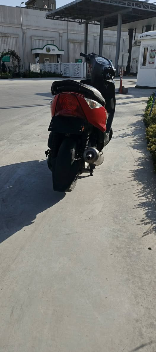 سلام عليكم ثعلب للبيع الدراجه نكره كل وقت او هندر واحد الدراجه كفاله عام من كلشي شلعه ومعدل وبيه رون مخيف بيه صلنصه رياضي او كلجات امامي خلفي رياضي او بيه تزويد خفايف مكاني بغداد سبع ابكار تواصل واتس اب ***********
