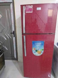 ثلاجة ١٨ قدم ماليزي حديث السعر ٤٠٠ للبيع رقمي 07779743375