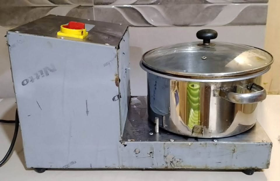 غراض مطعم
براد نظيف 
شوايه دجاج 8 شيش 
محظره طعام 5 لتر 
واتساب ***********

