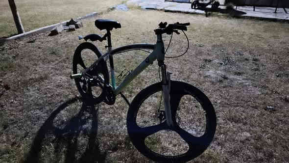 السلام عليكم بايسكل هجين ٧سرع ب٣ النضافه 80% العنوان الانبار الحبانيه يم المدخل او الحبانيه المفتول كولكم السعر 75الف و بي مجال الرقم ***********بي واتساب
