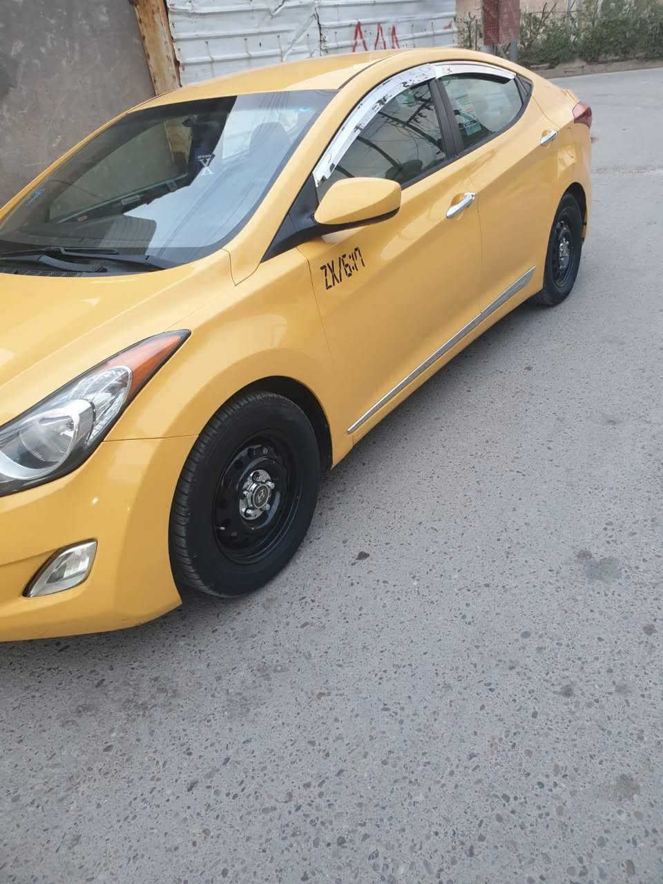 سلام عليكم الانترا 11 أمريكي حادث خشم بنيد وخشم جاملغ بدون دواخل وسونار موجود بصور تخم تاير تبريد تدفئه خير من الله محرك 1800دوش كير صدر جديد  السعر 90 وبيها مجال  عنوان بغداد حسينيه المعامل رقم ***********
