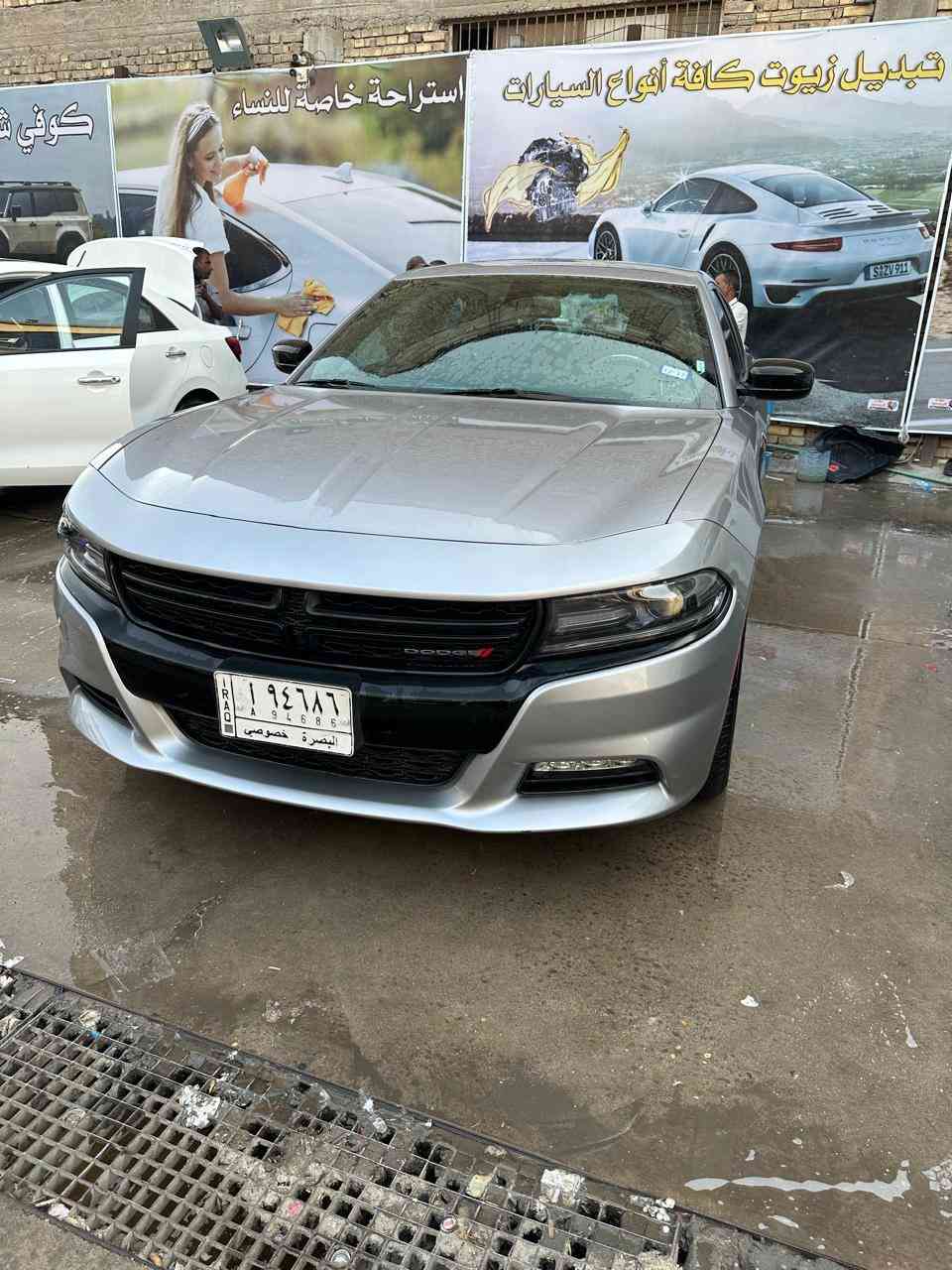 السلام عليكم جارجر 2016
السياره كفاله عامه وارد كندي 
داخله مكينتهة گايمه وبدلوها بالعراق 
السياره نظيفه وحلوه ماعدا هذا الشخط موضح بالصور غيره كلشي مابيها كفاله 
مواصفات السياره SXT 
مكينه ٣.٦  / ٦ سلندر
مكينه كير تبريد كفاله
حداديه توه شادها قبل اسبوع 
السياره مكانها بصره 
*********** صاحب السياره
السعر / ٢٠٠
