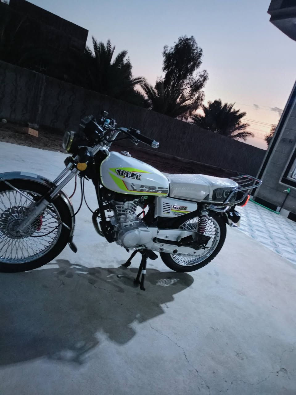 سلام عليكم اخوان دراجة موديل 24 جديدا احلة من الصور مكفولة كفالة عامة مكاني حلة سعر 625 وبيها مجال بسيط حك جيتك رقم ***********
