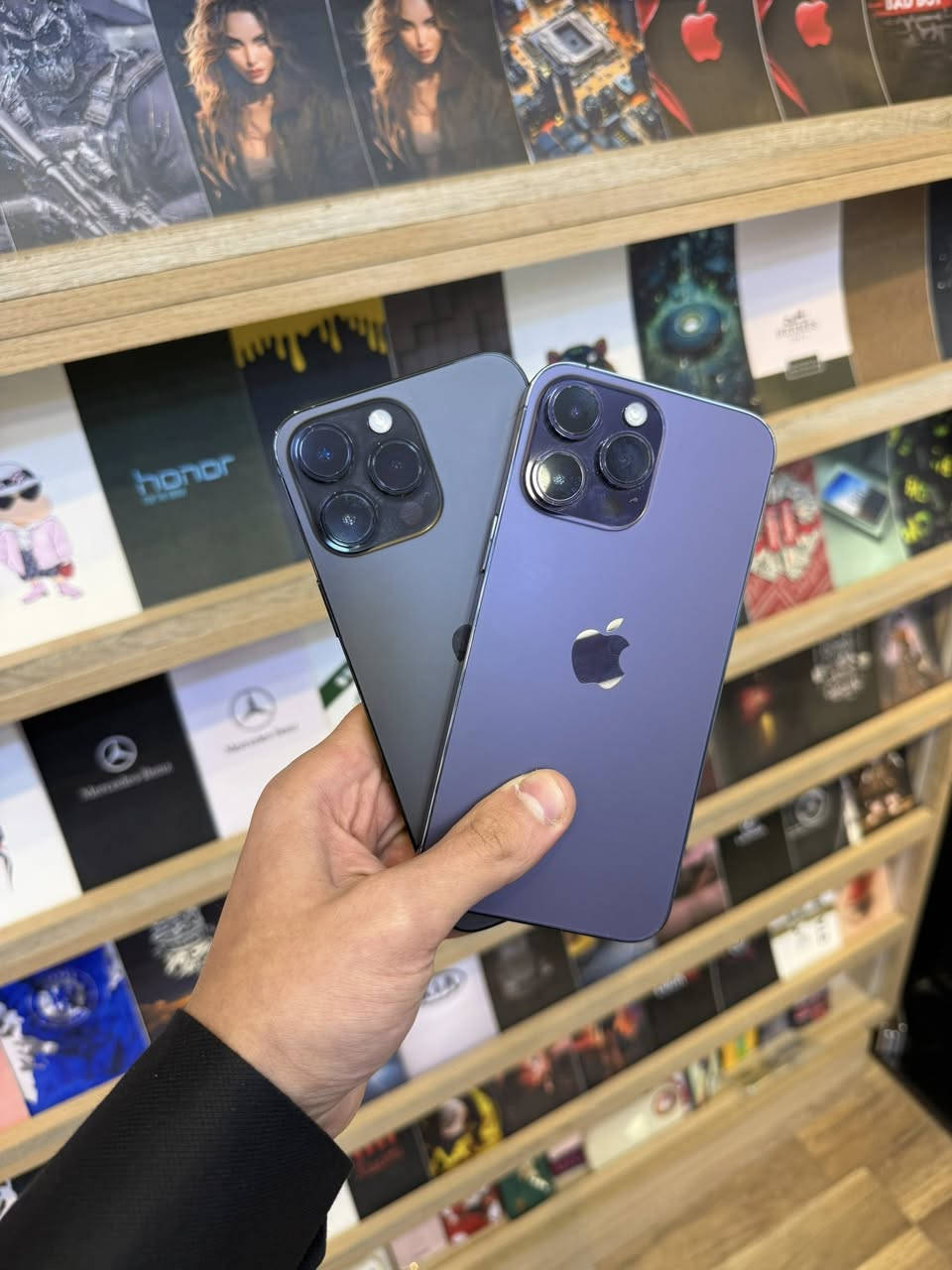 ايفون 14 برو ماكس
ذاكره 256 
قطعتين لون بنفسجي و اسود 
نضافة ١٠٠/١٠٠
نسخة ZA دبل سيمكارت 
السعر 800.000 
سعر القطعة الوحدة 
للتواصل *********** 
البطارية 78 بل 100
