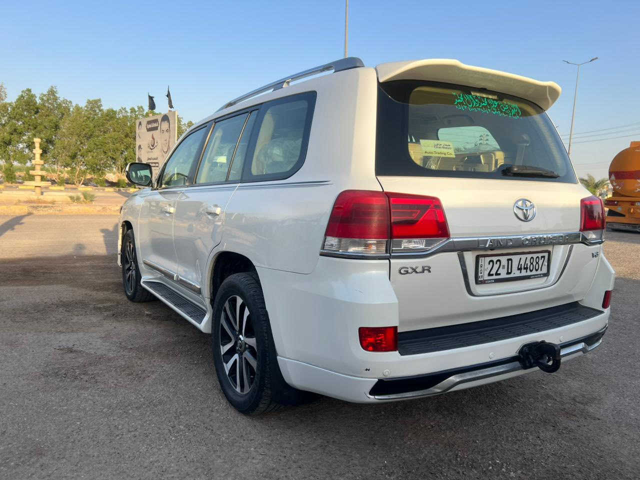 السلام عليكم لاندكروز ٢٠١٦للبيع بيهة خمس قطع صبغ دواخل مابيهة صبغ مكان بغداد فلكة سلمان باك 
***********
