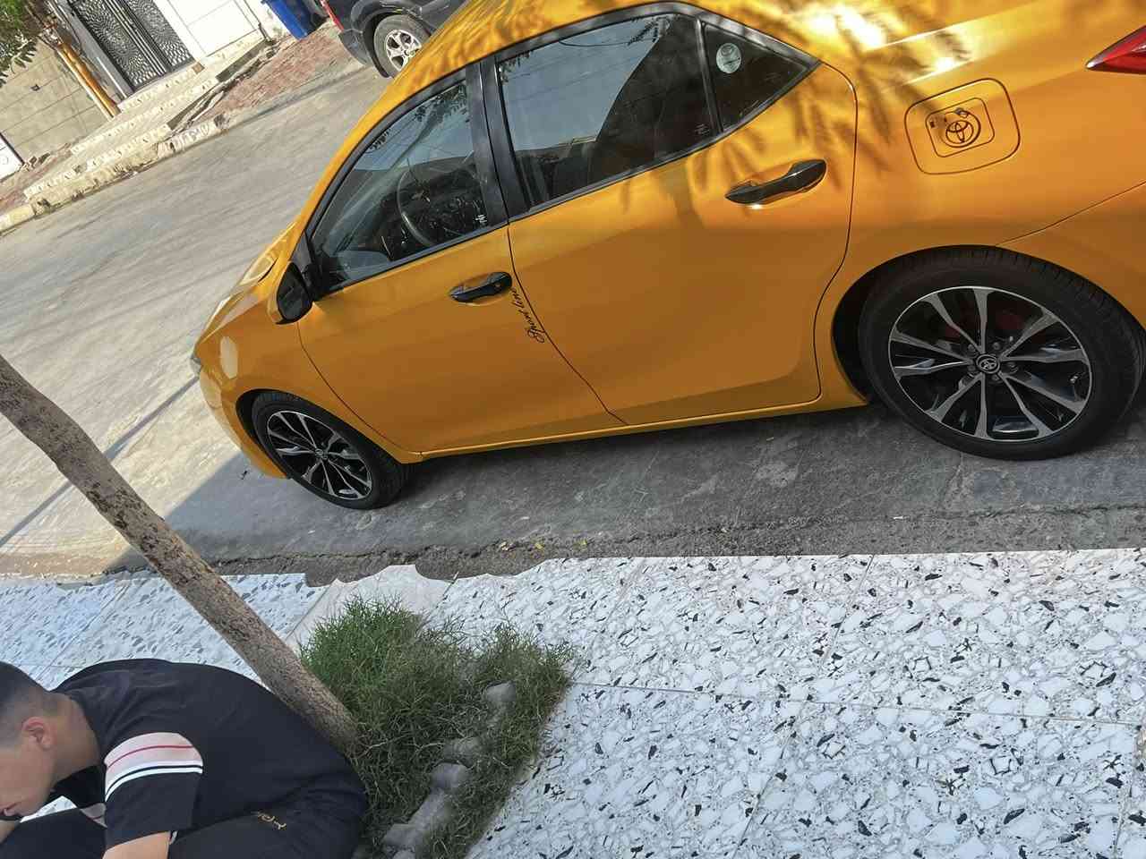 السلام عليكم كورله ٢٠١٧ للبيع حادث خارج بونيد وباب جامرلغ  خلفي تعديل فقط 
تايرات ويلا صفر +ويلا بلادي 
تبريد تدفئه بشرط 
محرك كير بشرط.
تكم سقف بشرط 
سعر ١١٠ وبيها مجال 
ملاحظه سيار مطلوب كمرك فقط اضبارتها كاملا فقط كمرك ***********للاستفساره اتصال
