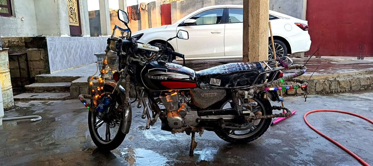 دراجه سيفان موديل 2020 
دراجه مجنبزه على اخر شي يعني فول ناعمه بل مشي بيه بدايه صرف خفيفه كهربائيات كلها شغاله الكشر نضيف شرط الفحص رايدها مراوس بسيفان موديل 21/22 مكان بيجي الحي العصري 
***********/هـ
