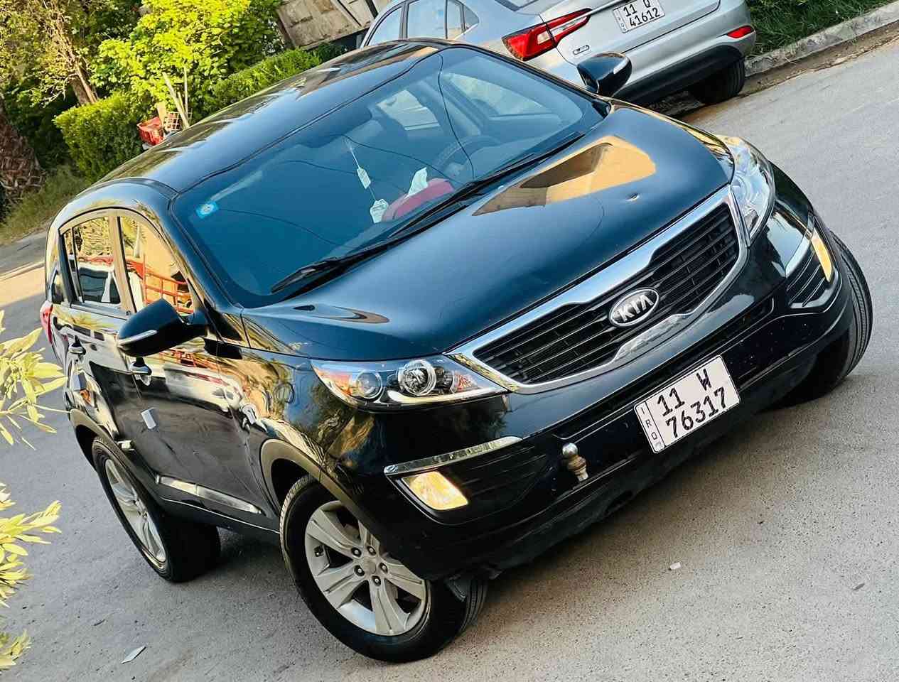 السلام عليكم عندي سبورتج ٢٠١٣ رقم بغداد الدولي جديد
سنويه وأرقام وهزه كله جديد بسمي تحويل ثاني يوم سياره نضيفه وجاهزه مابيها نقص حادثها فقط الجاملغ خلفي وشويه بل جنطه فقط بدون ايرباك بدون داخل باقي مكفول محرك ٢٤٠٠ دوش 
مواصفاتها 
تحكمات 
اشاير بل مري 
لد امامي 
مانع انزلاق 
ايكو 
ويل كب 
كروز سرعه 
محرك ٢٤٠٠ دوش 
تبريد ثلاج 
تخم تاير 
حداديه نضيفه 
سياره جديده وجاهزه 
مكان السياره بغداد 
عارضها ب ١١٤ وبيها مجال للشراي 
وهذا رقمي 
***********

