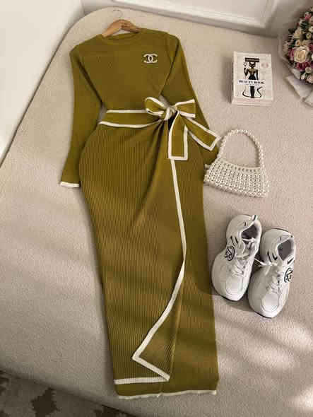 تريكو صوف ناعم كولتي جدا عالي🌸

السعر ⚡️ 18⚡️
القياسات- فري سايز 
للحجز خاص او واتساب ***********
