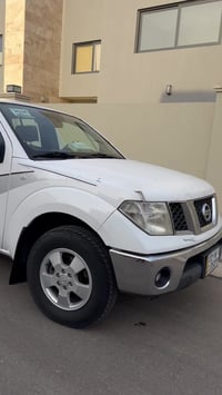 سيارة مال بيت ماشية ١٢٧ الف موديل ٢٠١٤ بيها قطعتين بارد فقط . السيارة ...