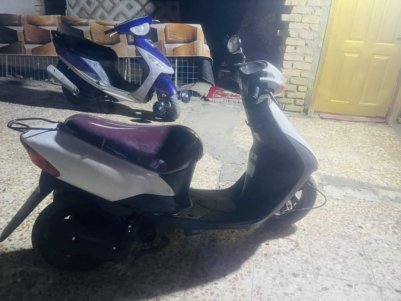 سلام عليكم دراجه ساسوكي رياضي دراجه نضيفه مفتوحه مره وحده كهربياته شغاله هندر تخم تايرات وياله جديد دراجه حلوه سعر 250وبيه مجال لطيبين هاذ رقم ***********او خاص
