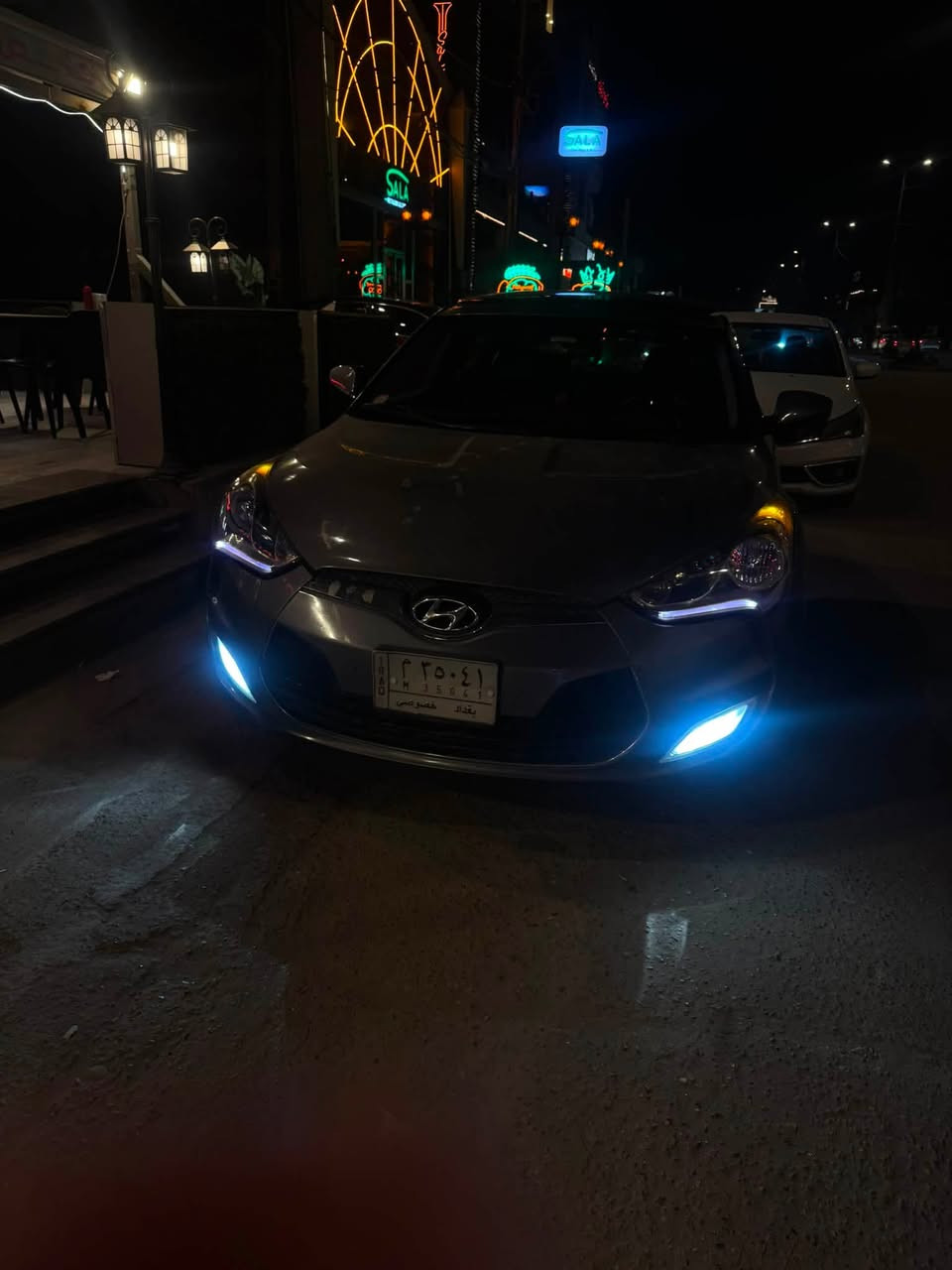 السلام عليكم
هونداي فوليستر موديل ١٣ فول مواصفات للاخير 
السيارة وارد امريكي حادثها جاملغ عكس السايق موجود بالصور
ايرباك دشبول 

ماشية ٧٩ الف
بانوراما 
سستم سماعات
شفتات ستيرن
تبريد ثلج 
كير ومكينة كفالة 
بيها طخة بالدوسة ورصعة بالجاملغ موضحها بالصورة 
مكانها بغداد حي تونس

السعر ٨٥ وبيه مجال للشراي
للاتصال ***********
