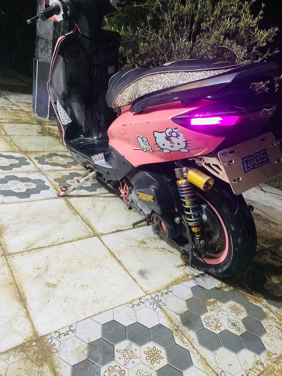 سكنس نثيه للبيع
مكينه 58ونص شلعه معدل 140
الدراجه متعوب عليهه 
سعرهه 750 وبيهه مجال 
عنواني ديالى بلدروز 
***********
