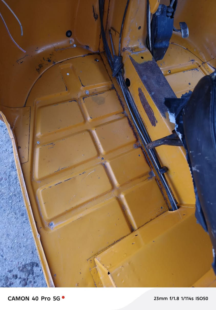 إسلام عليكم تكتك بياجو مديل 21 محور مكينة TVS 21 تكتك (ادوات) مكفولة سعر 1500 مكاني بصرة العشار ***********
(تكتك أدوات مكفولة عشارئياً) نضيفه شوفت عينك نقص بس كلجات كهربائيات كله شغاله من طول الطول
